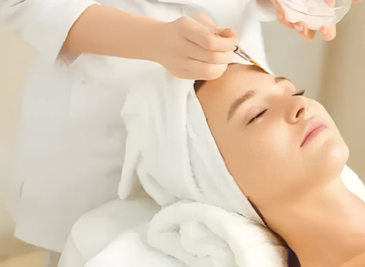 Why the Glow on the Go Mini Facial (Derma Calm Treatment) Is Every Busy Woman’s Skin Savior